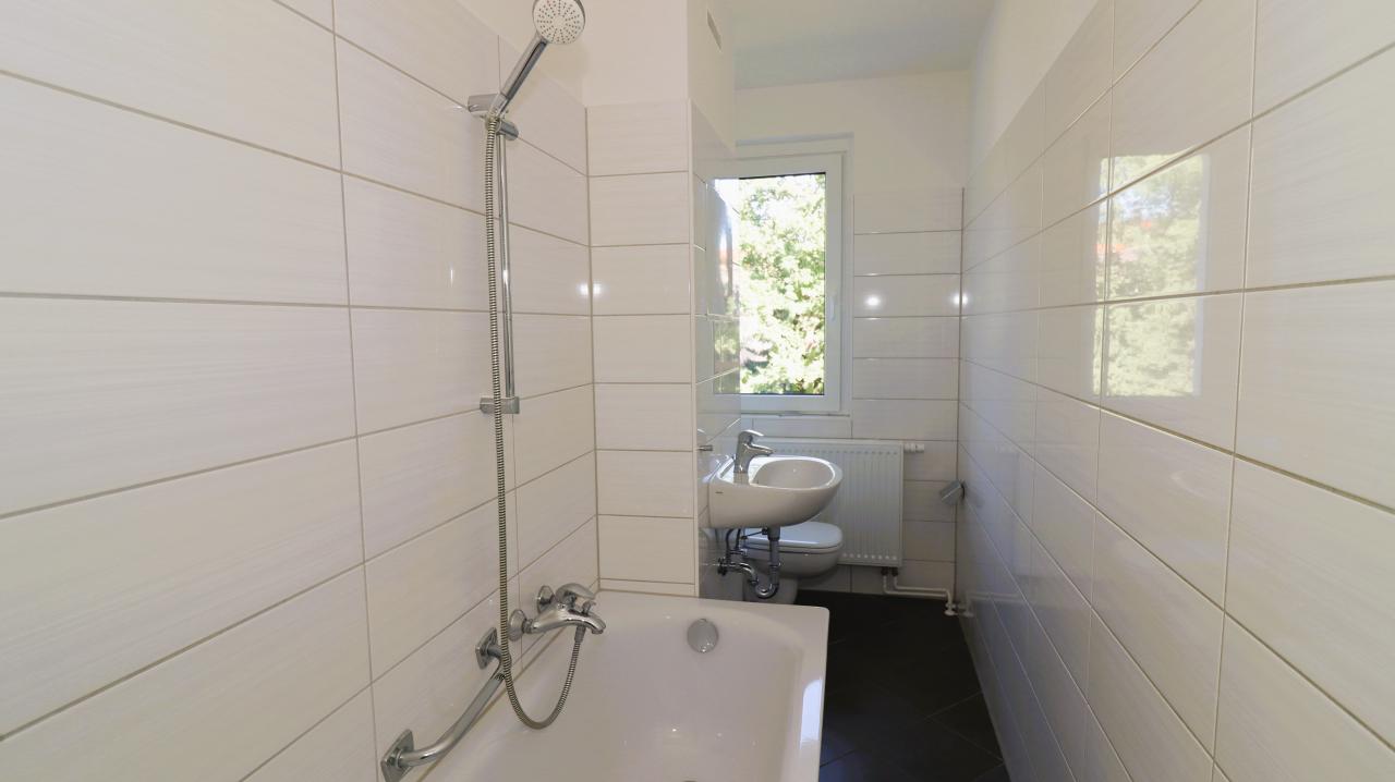 Kleines Apartment mit Balkon und AUSBLICK - Photo 3